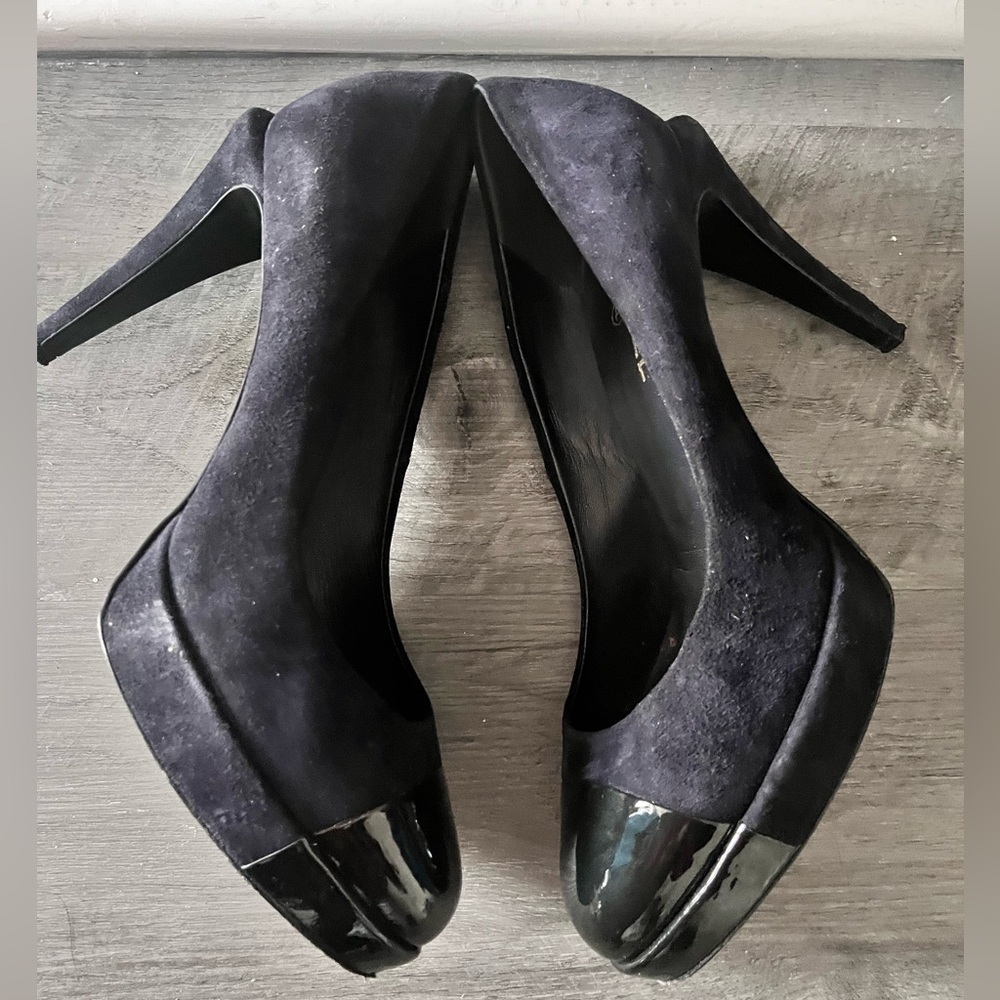 CHANEL Black Suede and Patent Leather Heels - Picture 4 of 6